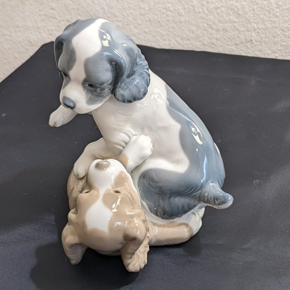 NAO Lladro Twerp & Mikie Playing Puppies Hand Painted Porcelain Retired Figurine - Picture 8 of 14